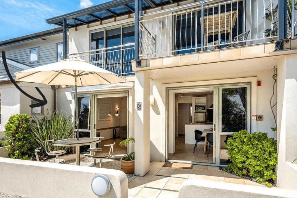 Waiheke Island - Onetangi Beachfront Apartments Εξωτερικό φωτογραφία